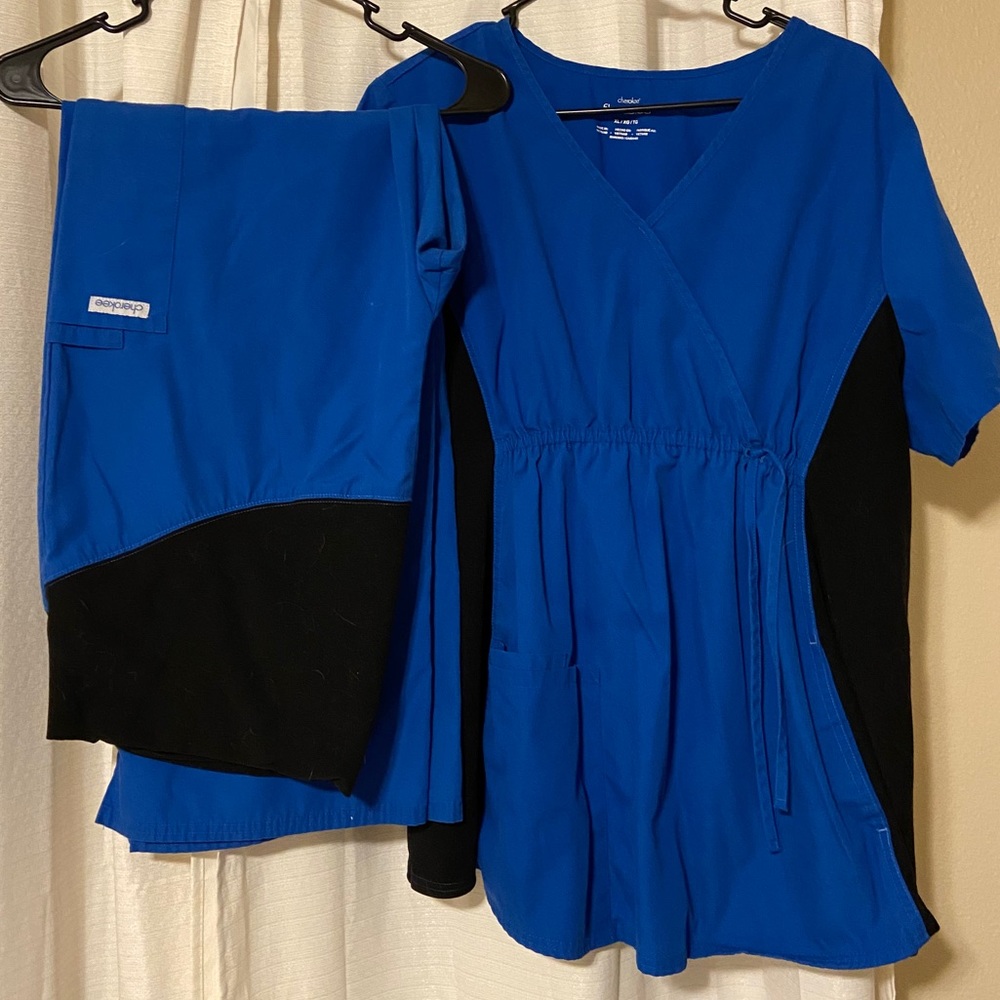 Maternity scrubs